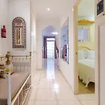 Flatguest - Flat With Art Appartamento