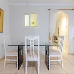 Flatguest - Flat With Art Appartamento