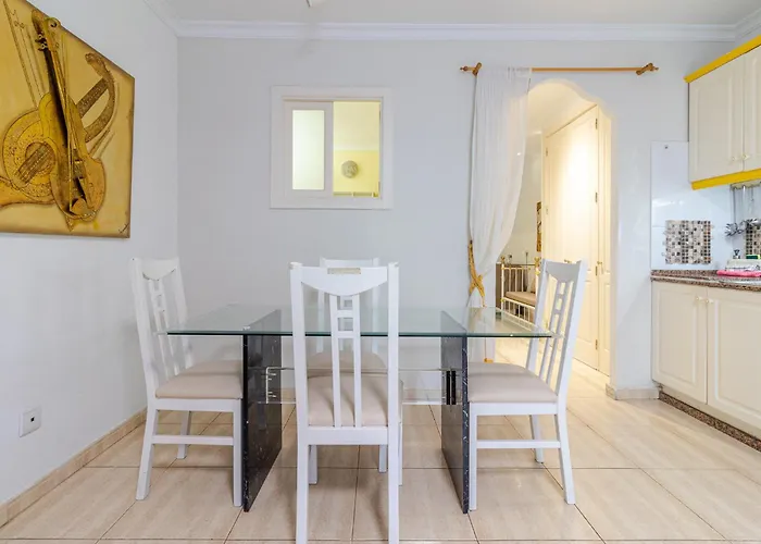 Flatguest - Flat With Art Apartamento